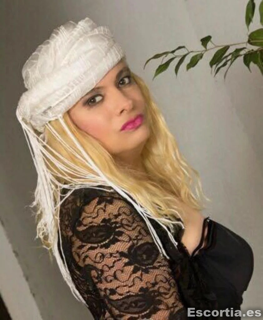Sandra escort Girona