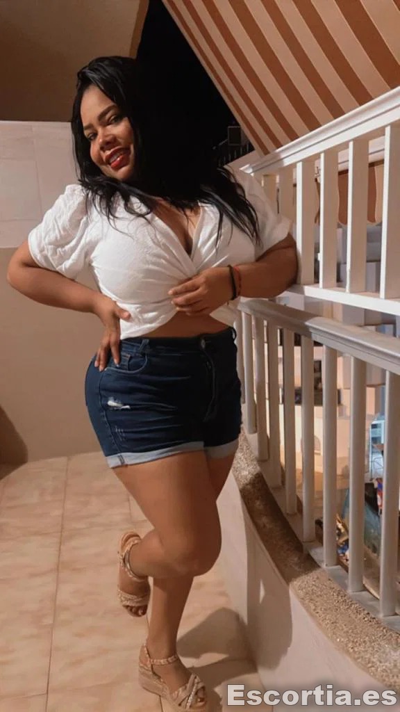 Camila photo 5
