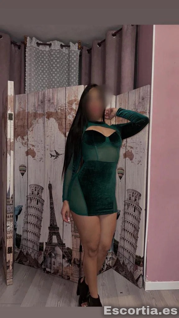 Pamela photo 3