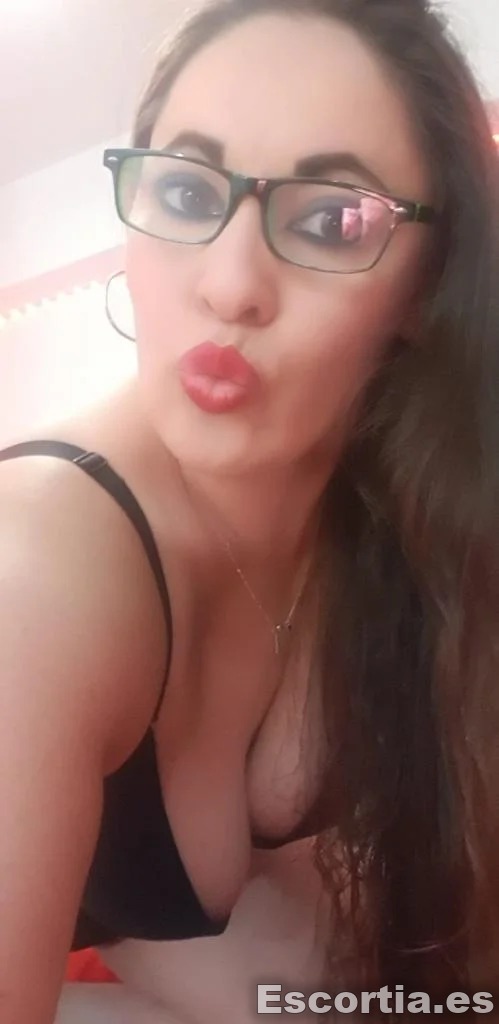 Escort latina 30 photo 8