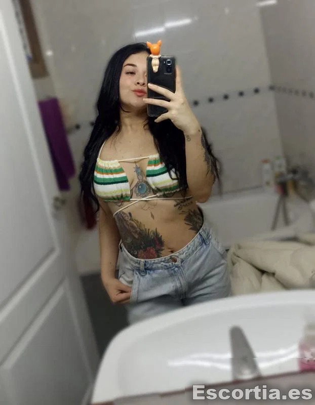 Mia photo 3