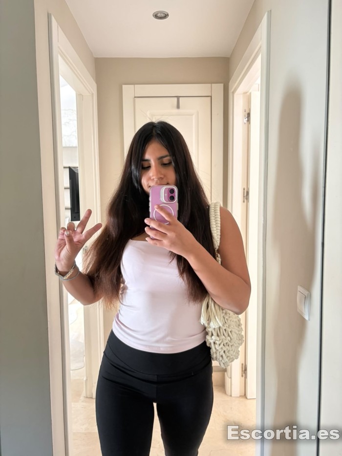 Mia photo 6