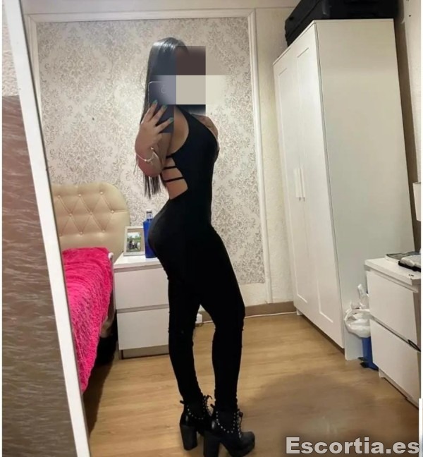 Escort latina 24 photo 2