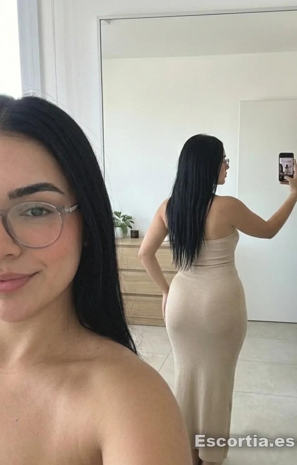 Camila photo 5