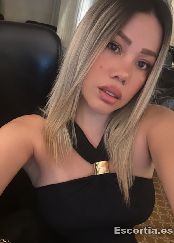 Andrea photo 7