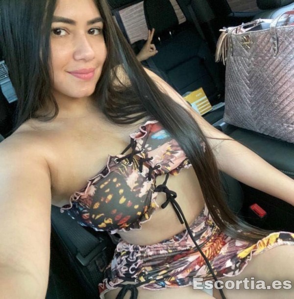 Escort latina 23 photo 2