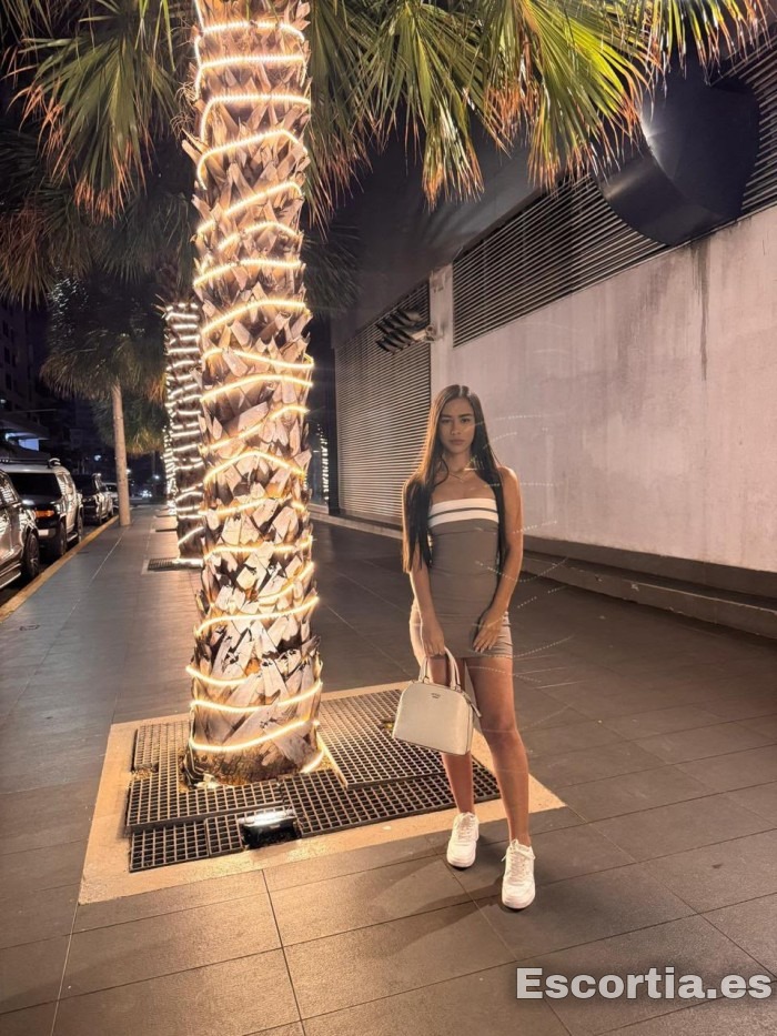 Puta colombiana 20 escort Madrid