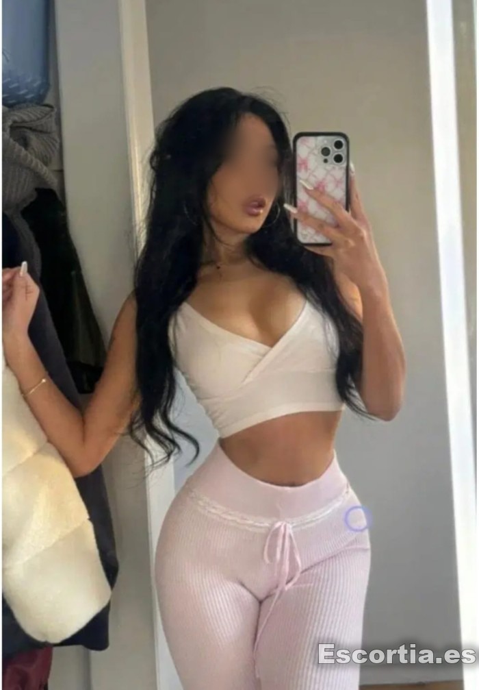 Escort latina 25 photo 3