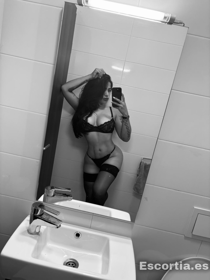 Puta latina 25 photo 3