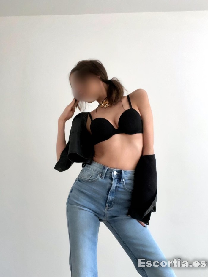 Camila photo 2