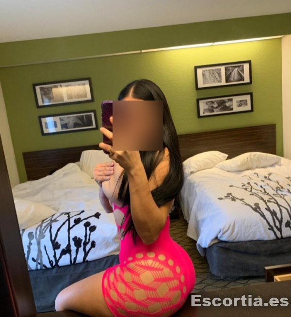 Escort latina 25 photo 2