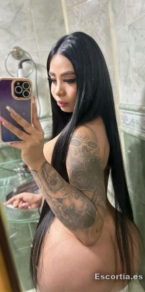 Escort latina 23 photo 2