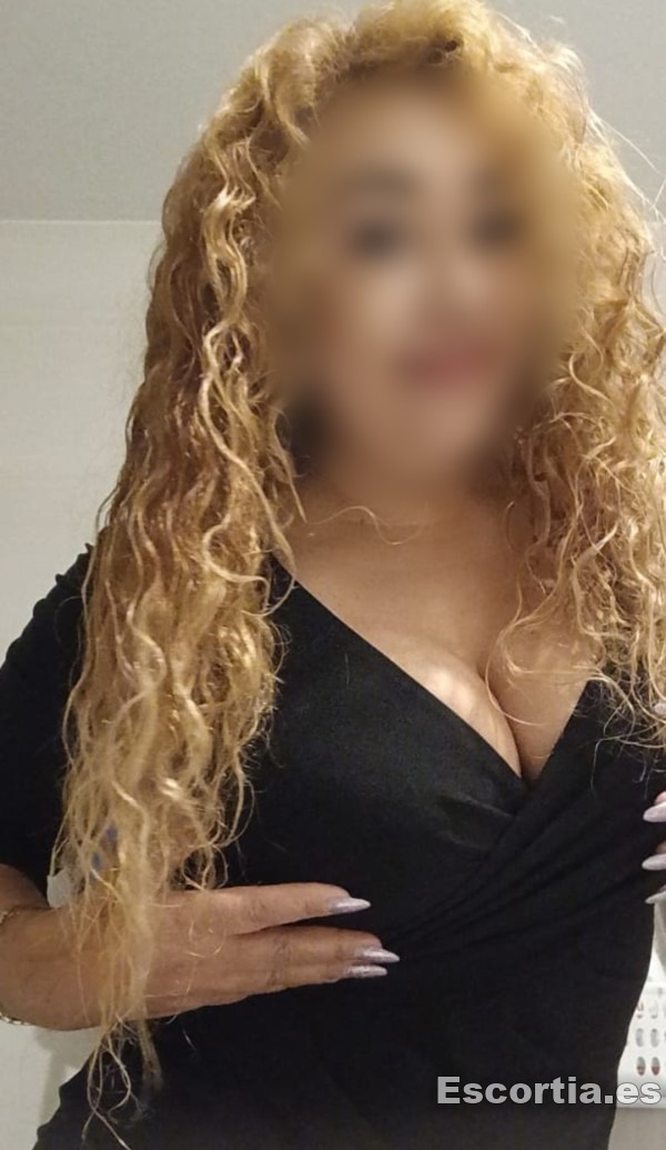 Escort latina 40 photo 2