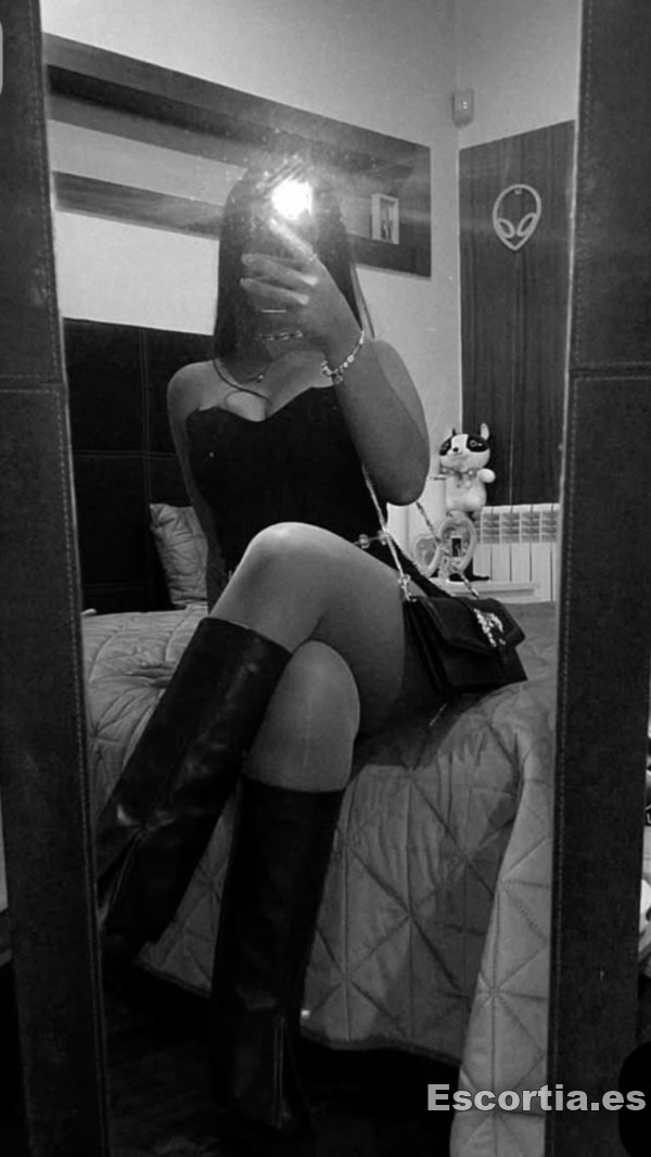 Lara escort Granada