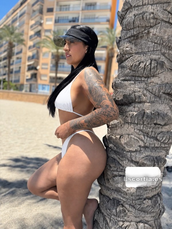 Señorita colombiana 24 escort Madrid
