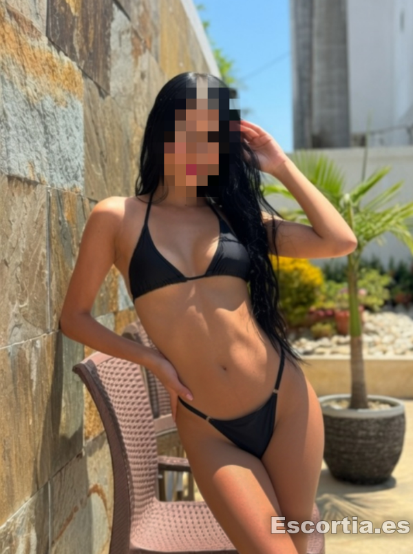 Escort latina 24 photo 5