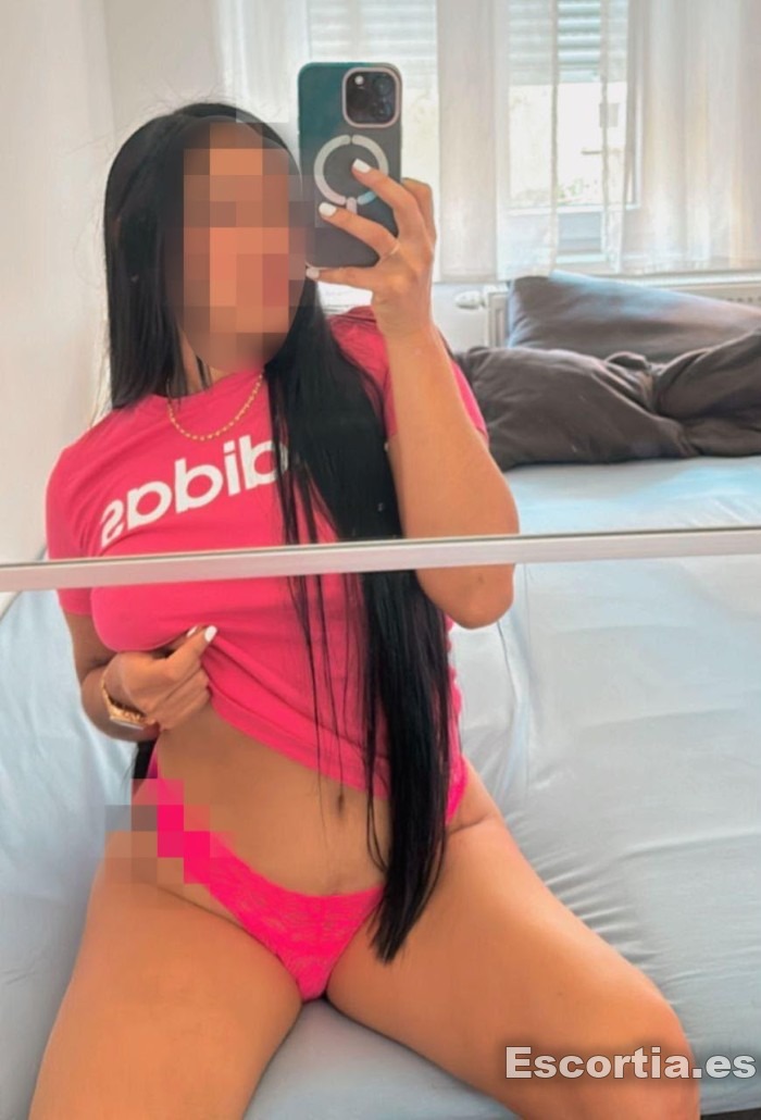 Pamela photo 4