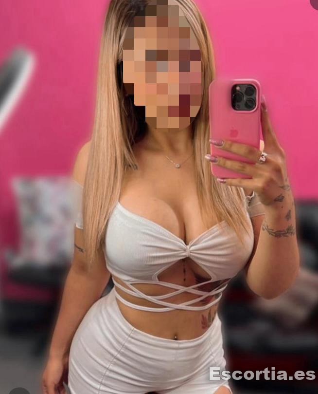 Escort latina 25 photo 2