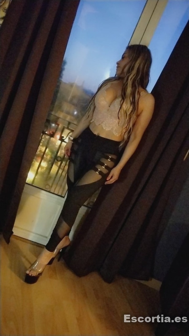 Nicol escort Valladolid