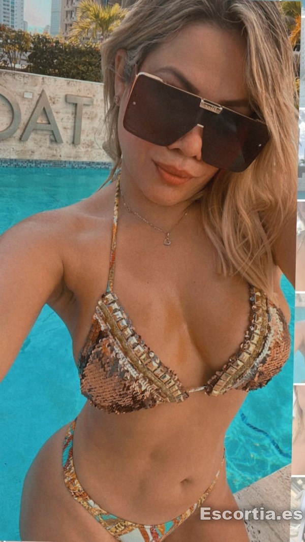 Andrea photo 6
