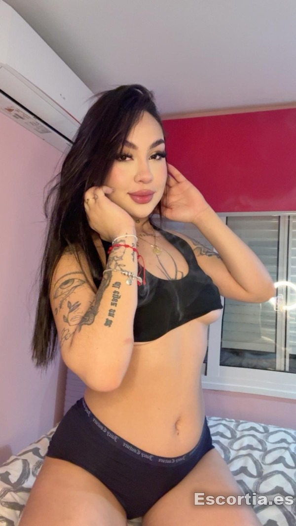 Escort latina 22 photo 2