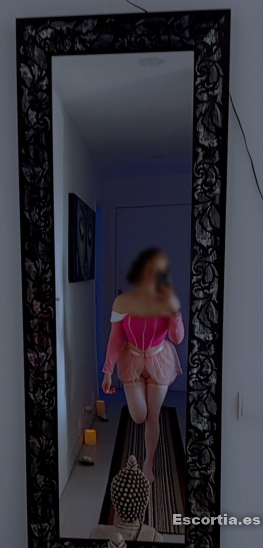 Mia photo 4