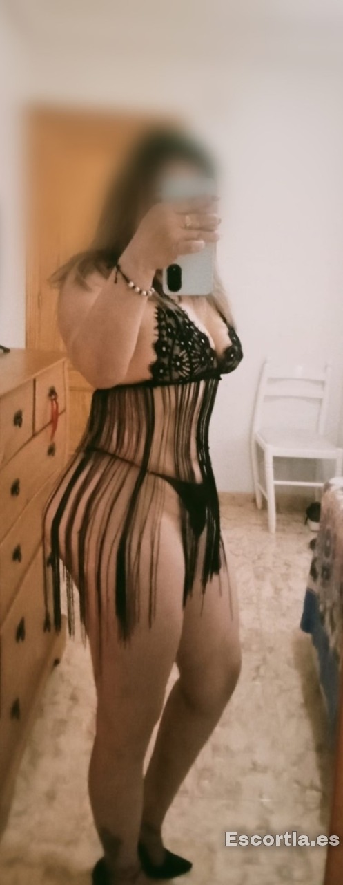 Camila photo 4