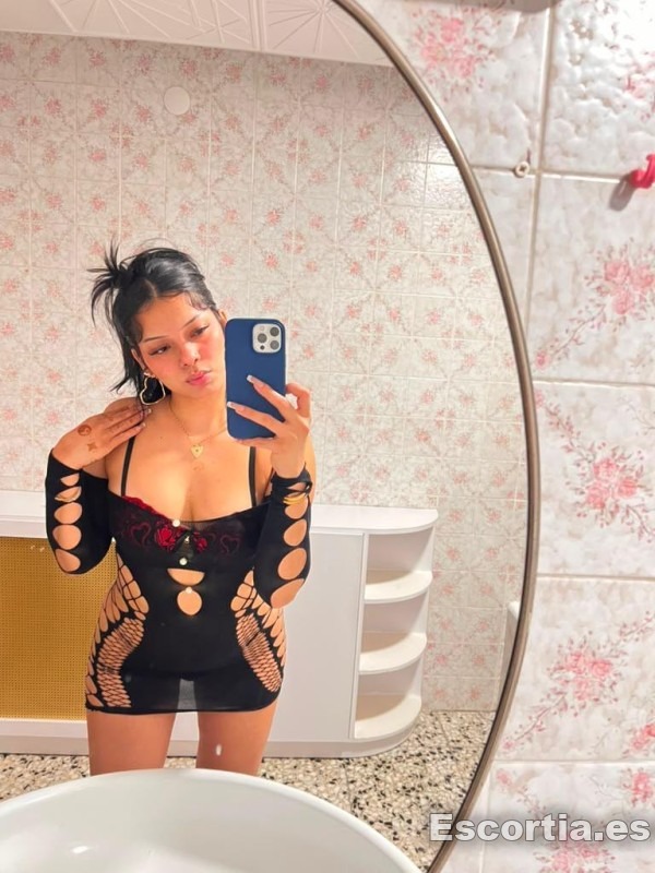 Erika photo 4
