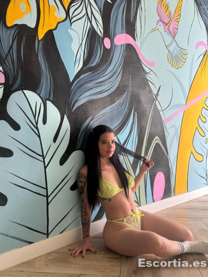 Señorita colombiana 22 escort Madrid