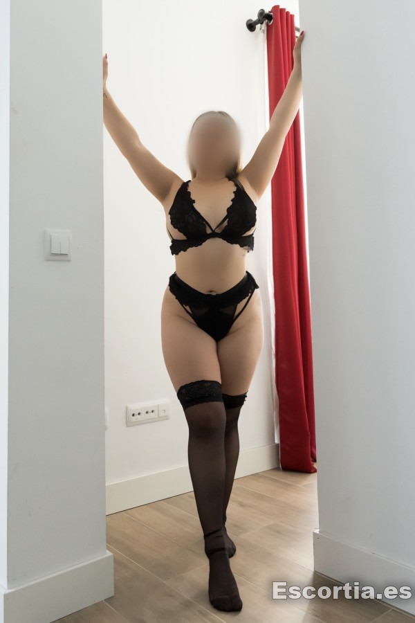 Escort latina 24 photo 3