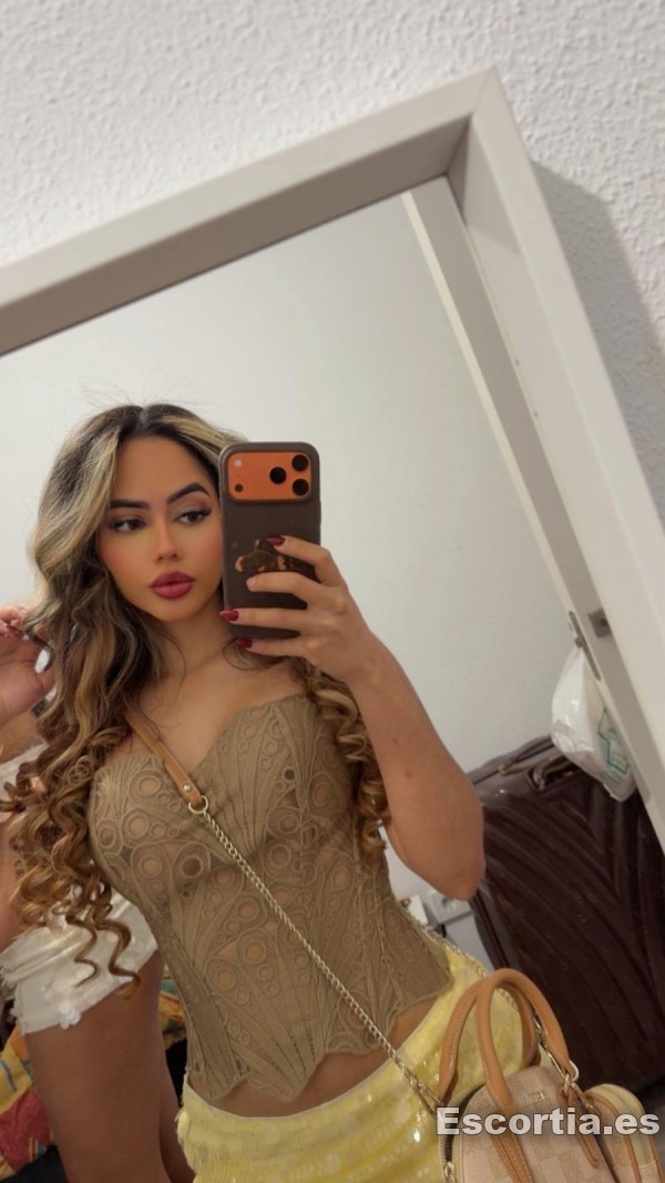 Karina photo 3