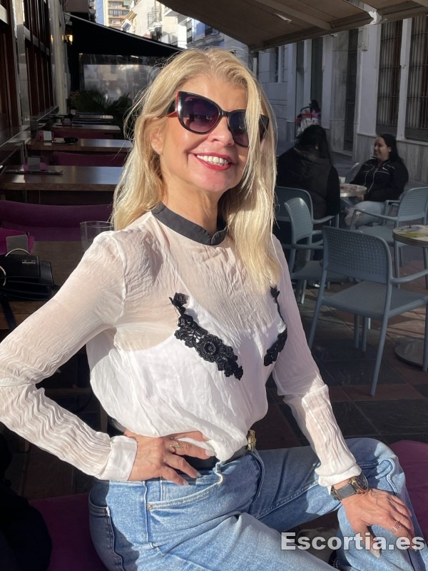 Señorita brasileña 45 photo 3