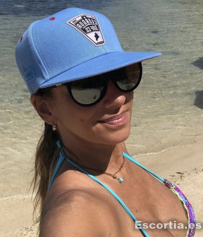 Señorita panameña 49 escort Alicante
