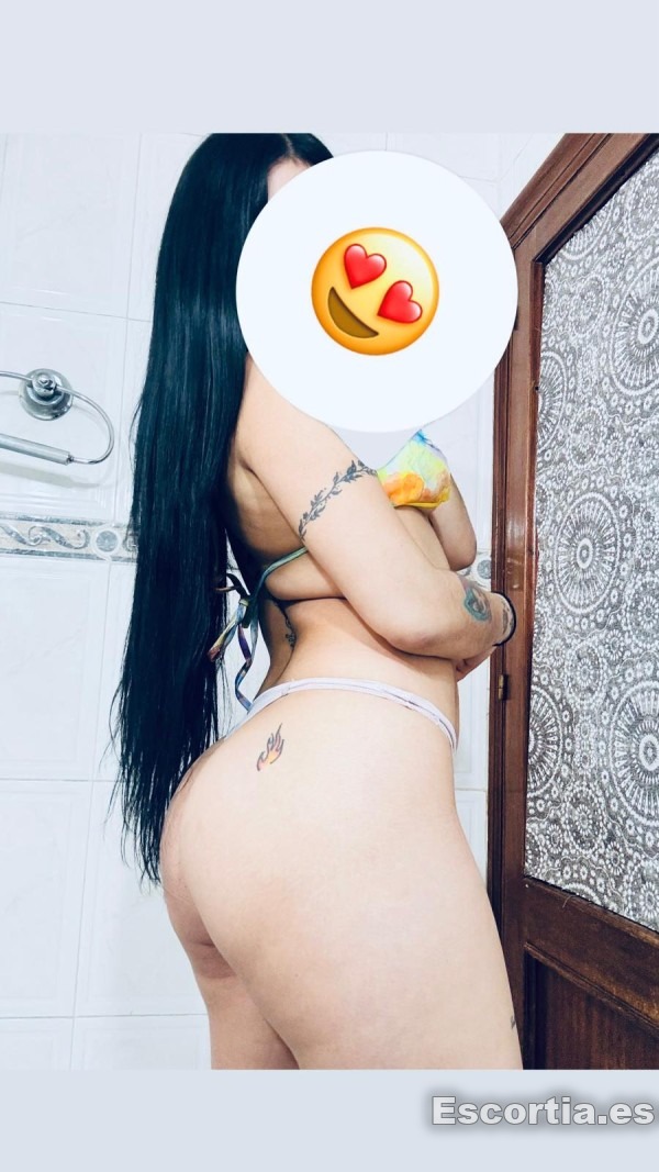 Escort latina 18 photo 2