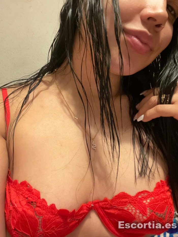 Camila photo 7