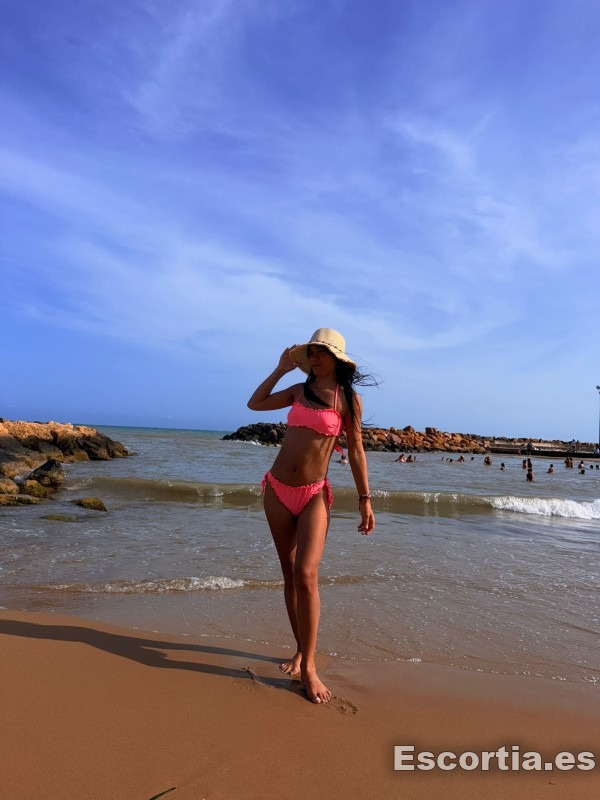 Camila photo 3