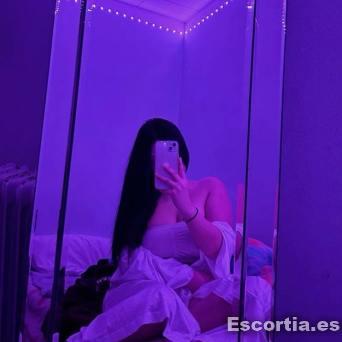 Escort latina 26 photo 2