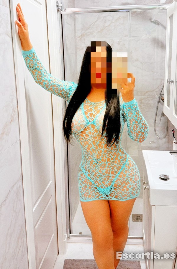 Escort latina 30 photo 2