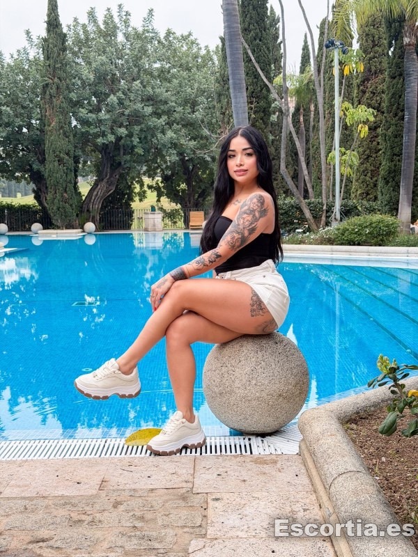 Naomi photo 4