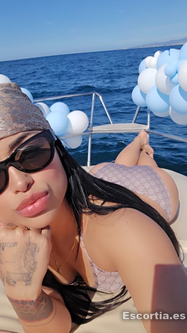 Naomi photo 5