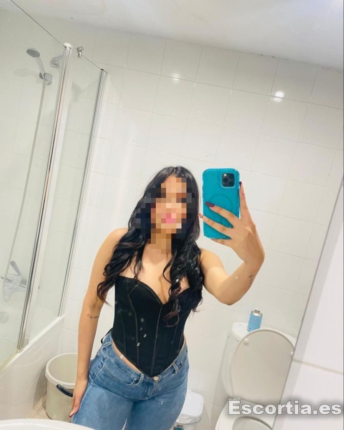 Escort latina 32 photo 4