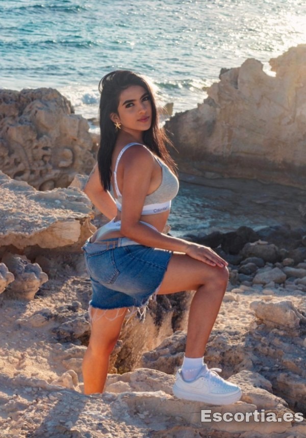 Escort latina 22 photo 4