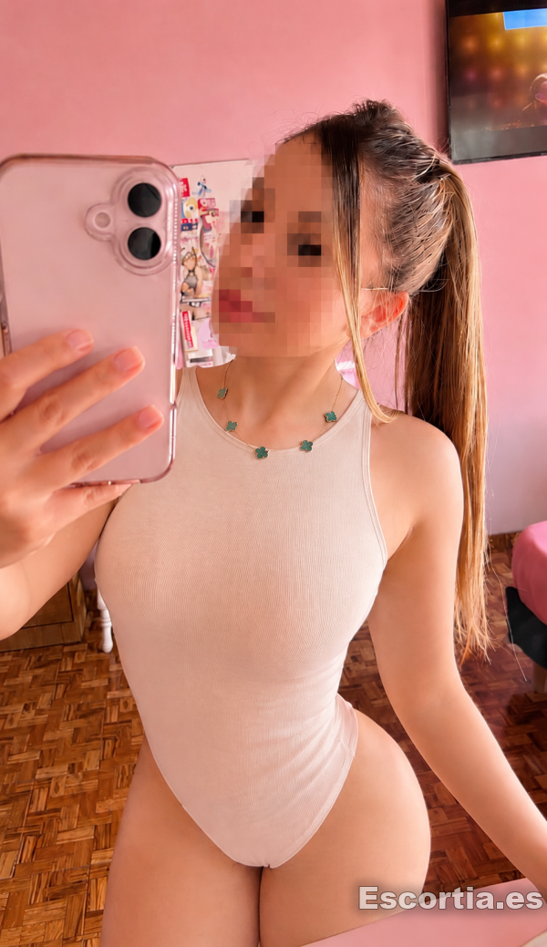 Andrea photo 3