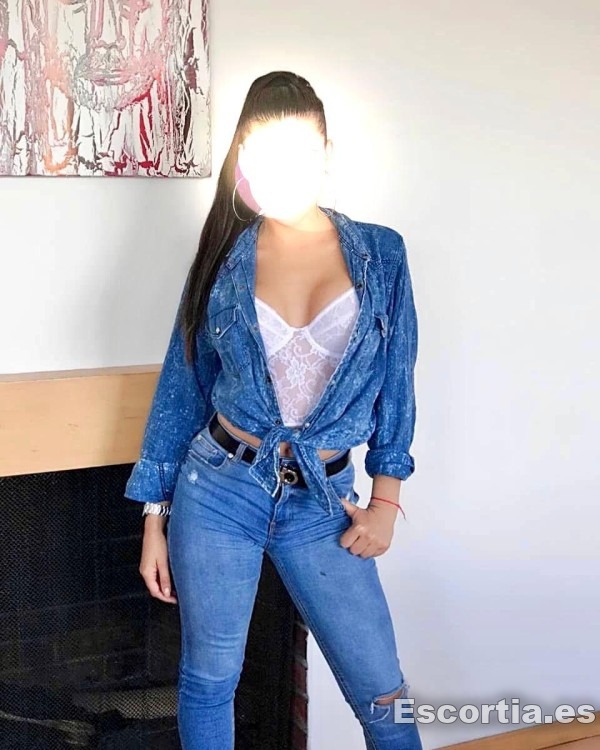 Camila escort Valladolid
