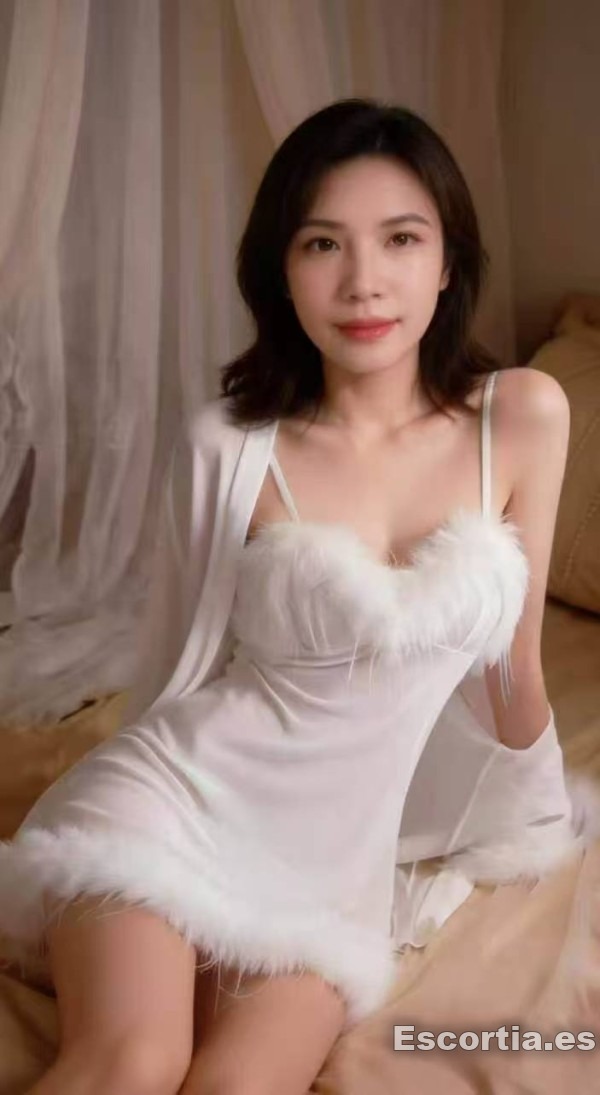 Escort asiatica 20 photo 5