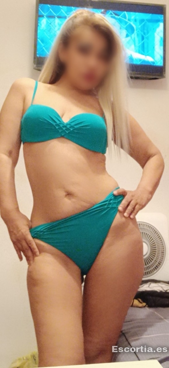 Escort latina 37 photo 9