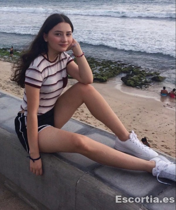 Escort latina 18 photo 4