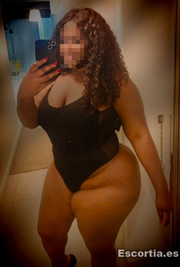 Mia photo 3
