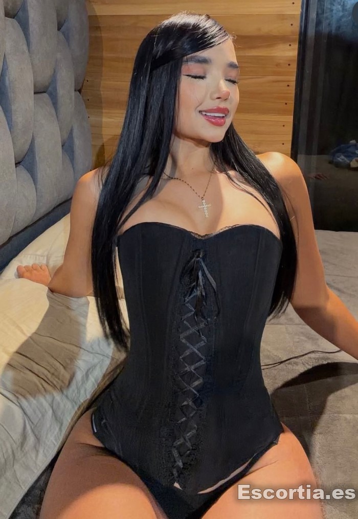 Camila photo 5