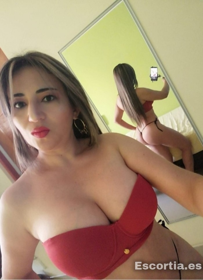 Camila photo 3